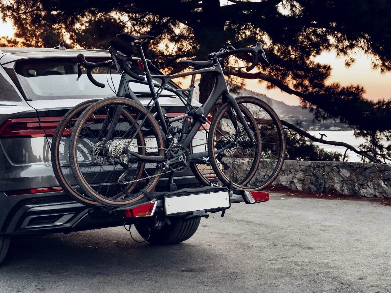 Bagażnik na narty na hak: Jak wybrać idealny? Przepisy i porady.