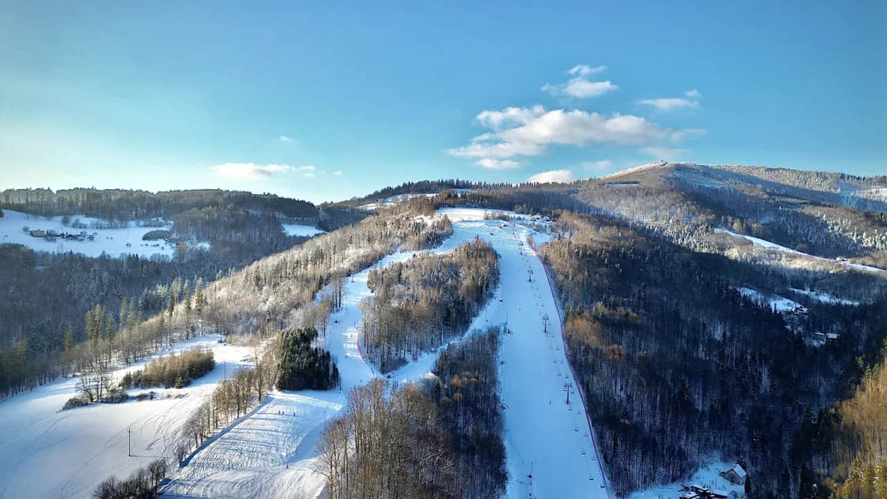 Stoki narciarskie czynne? Gdzie na narty i jak sprawdzić warunki?
